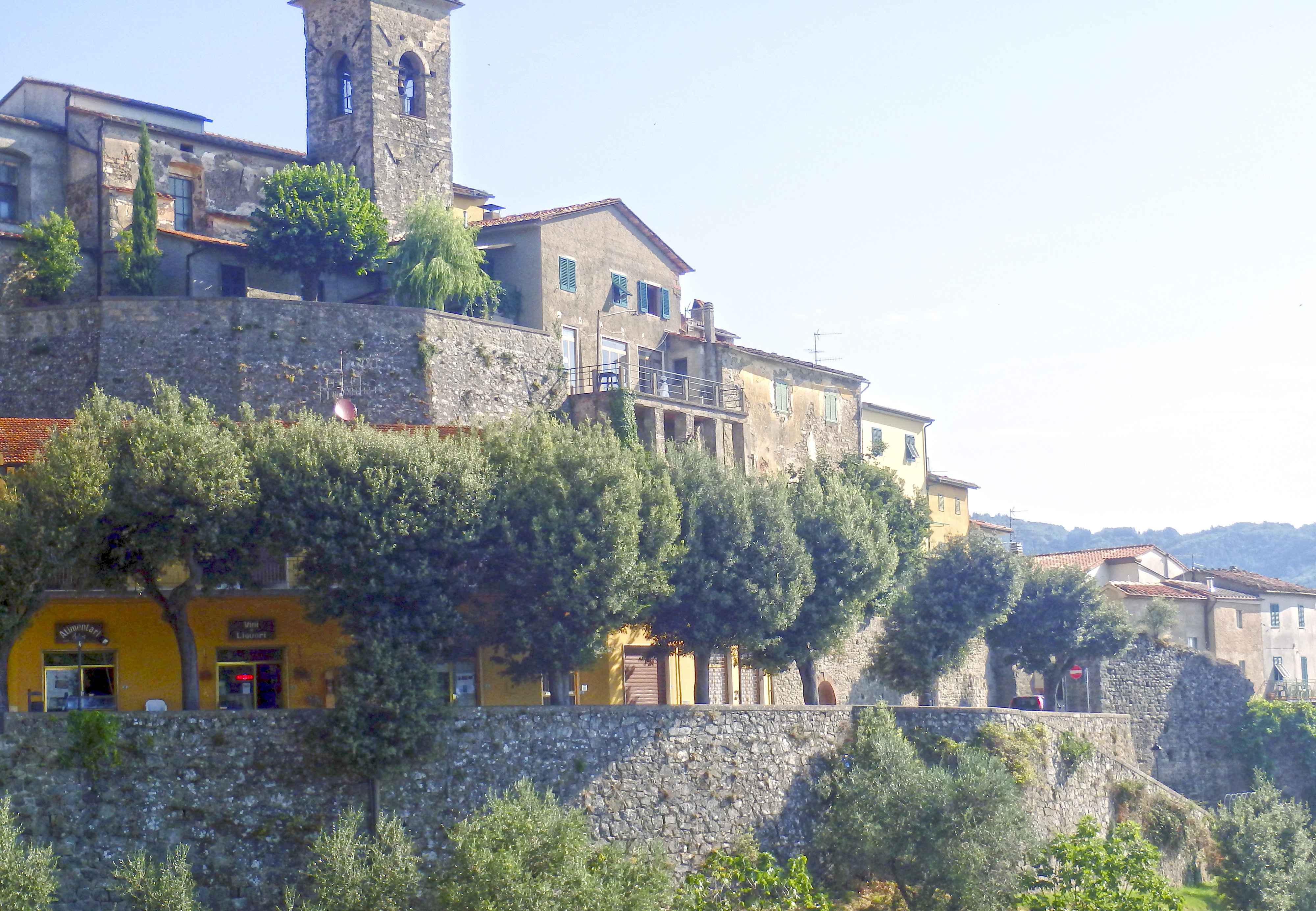 Small village In Tuscany.jpg